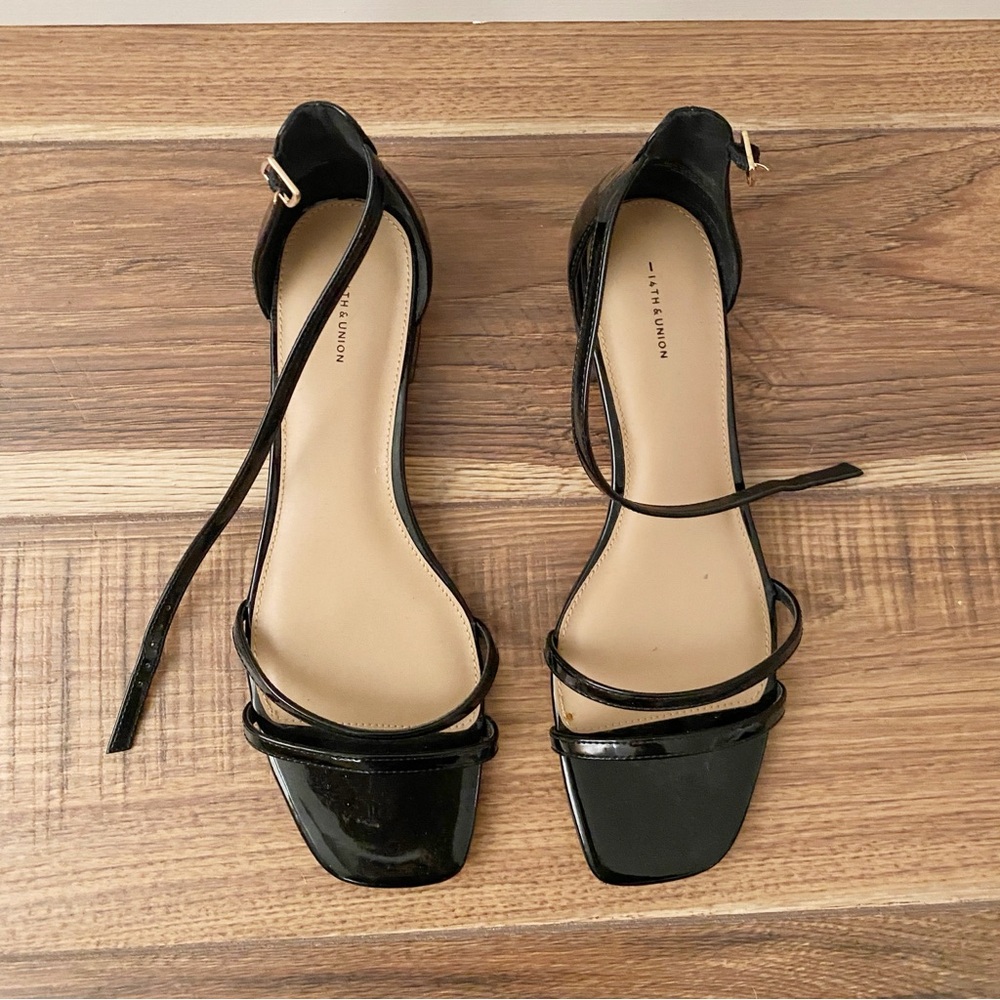14th & Union Black Strappy Sandals
